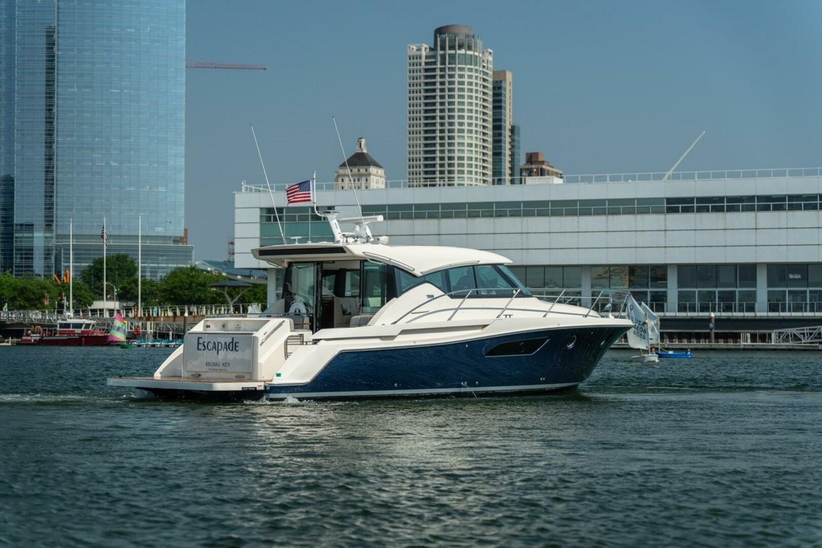 Slide: The Image of Tiara Yachts 44 Coupe 2017 - 5455334