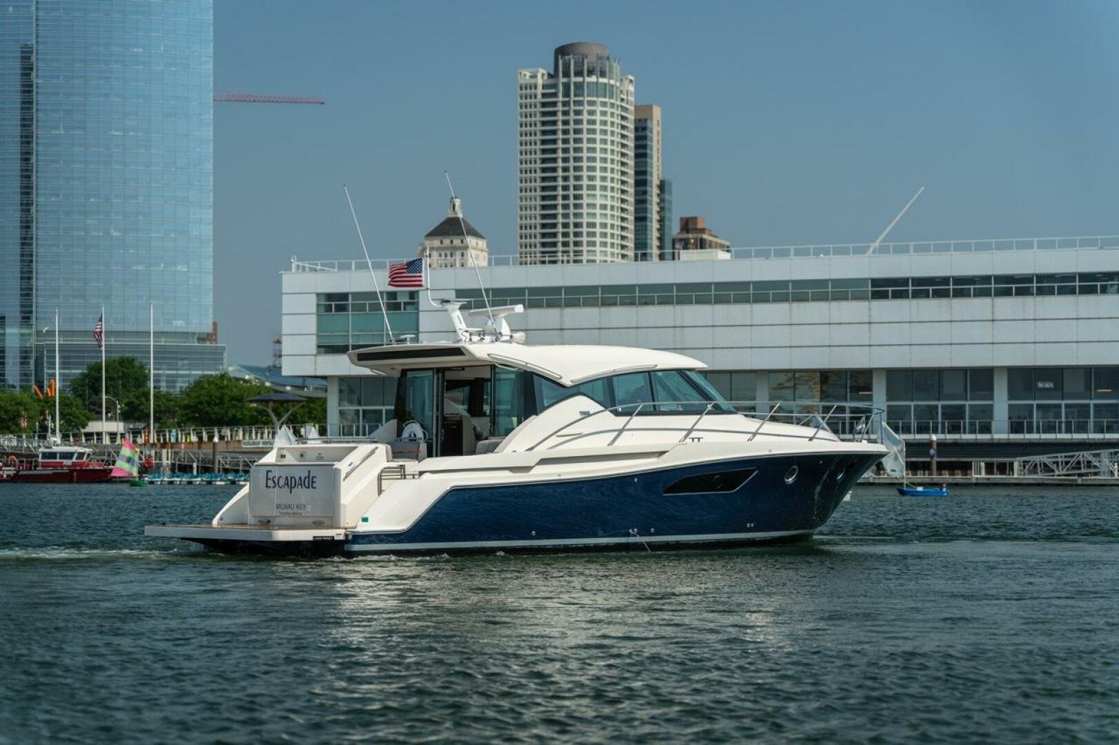 Slide: The Image of Tiara Yachts 44 Coupe 2017 - 5455338