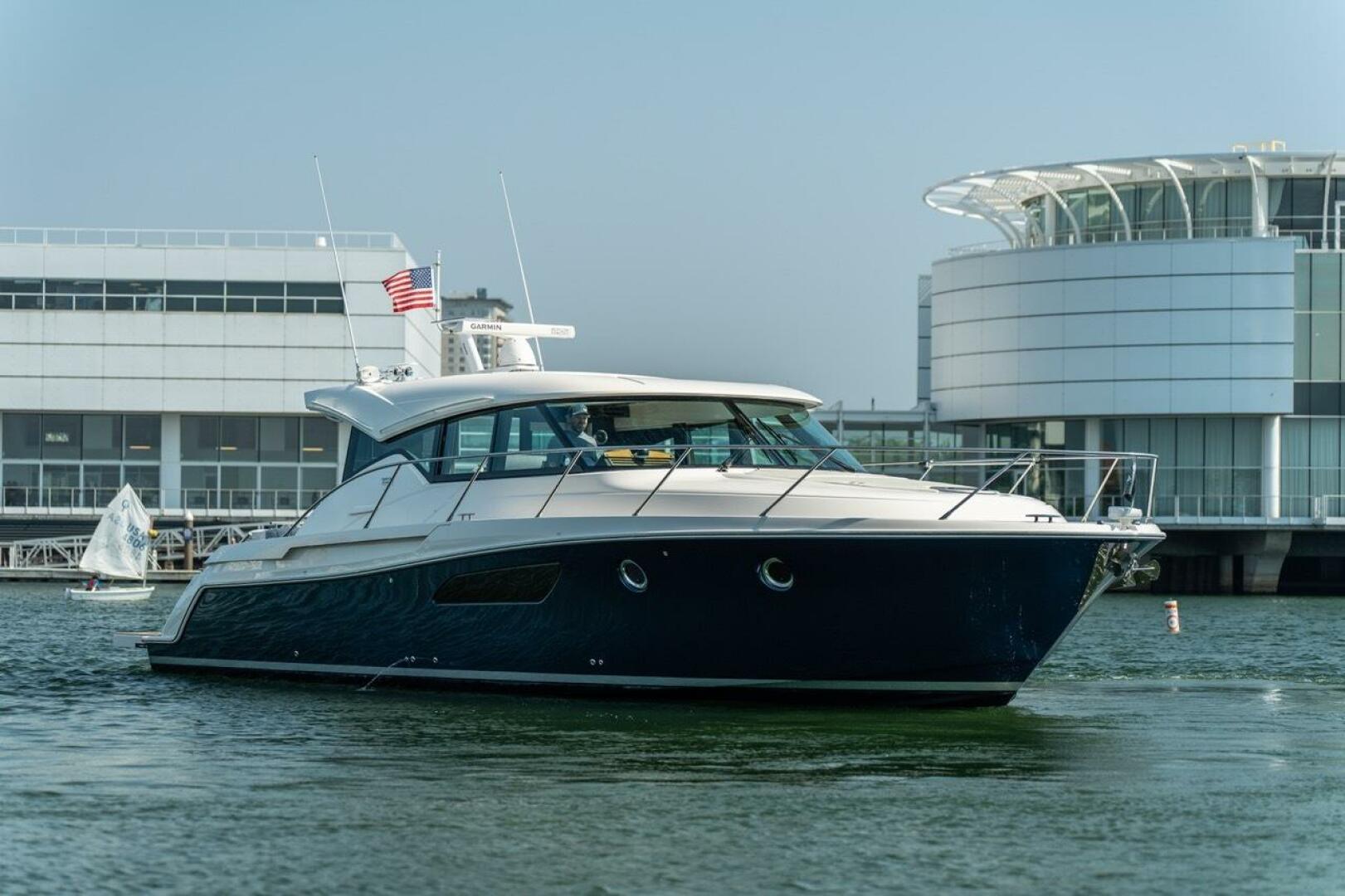 Slide: The Image of Tiara Yachts 44 Coupe 2017 - 5455366