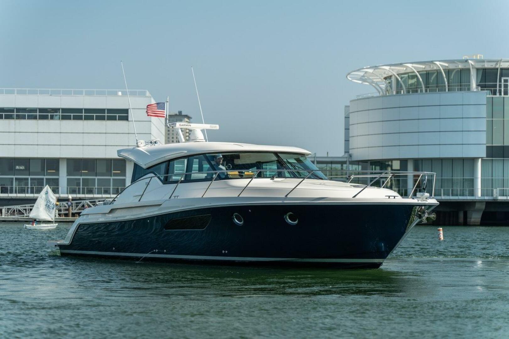 Slide: The Image of Tiara Yachts 44 Coupe 2017 - 5455371
