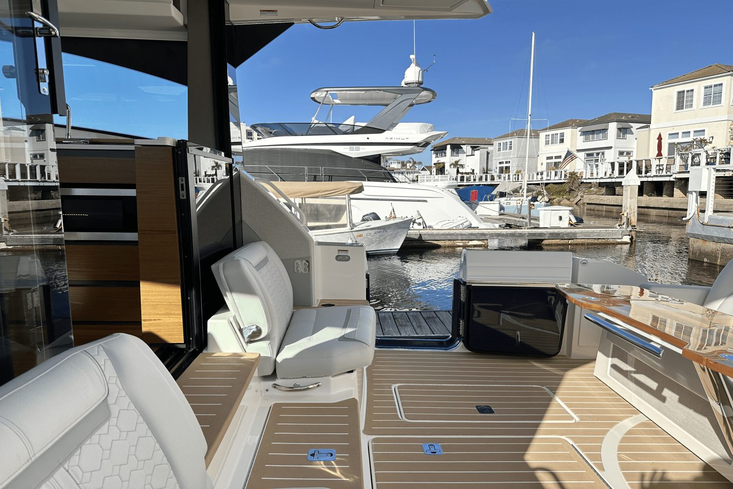 Slide: The Image of Tiara Yachts 48 LE 2025 - 18