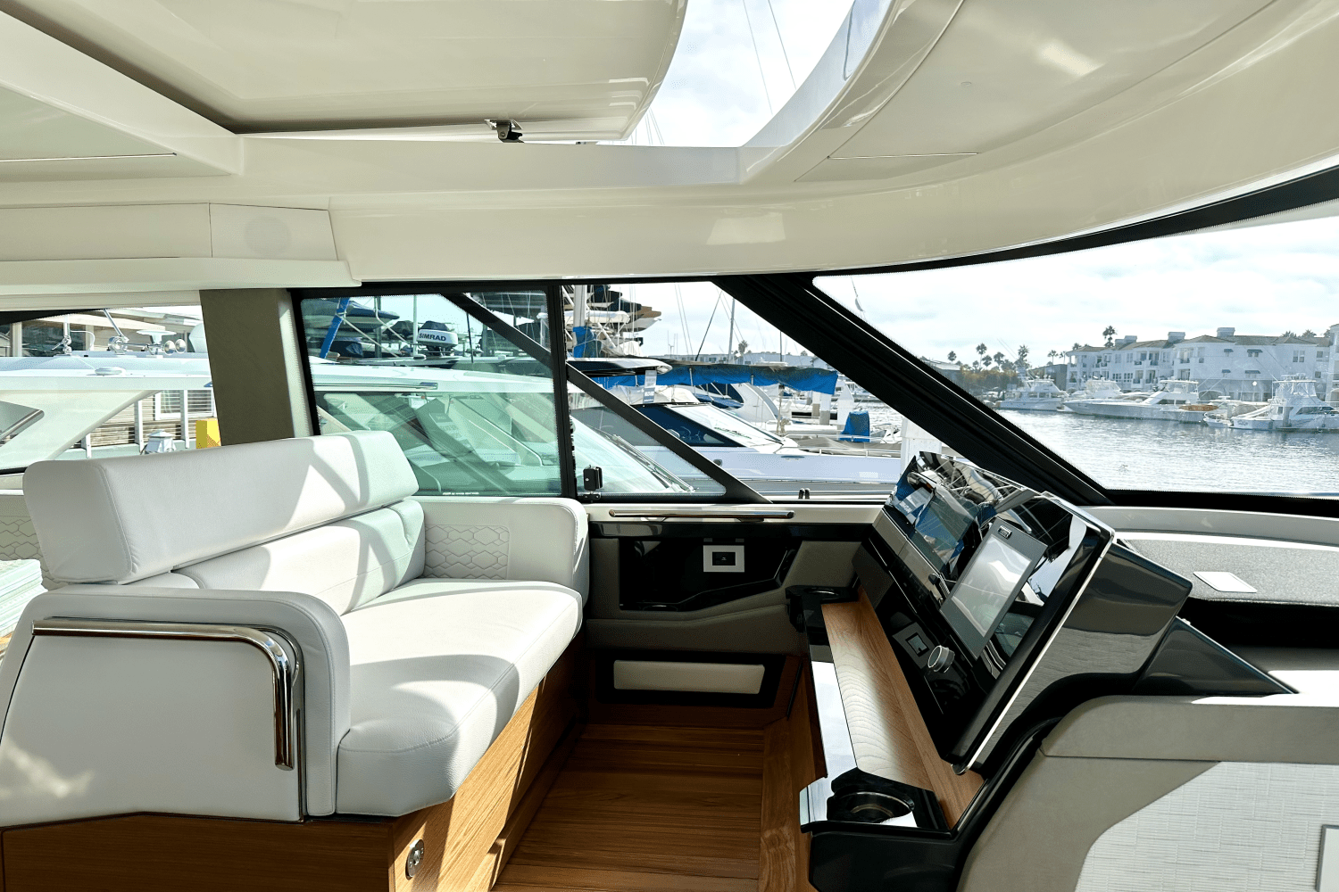Slide: The Image of Tiara Yachts 48 LE 2025 - 28