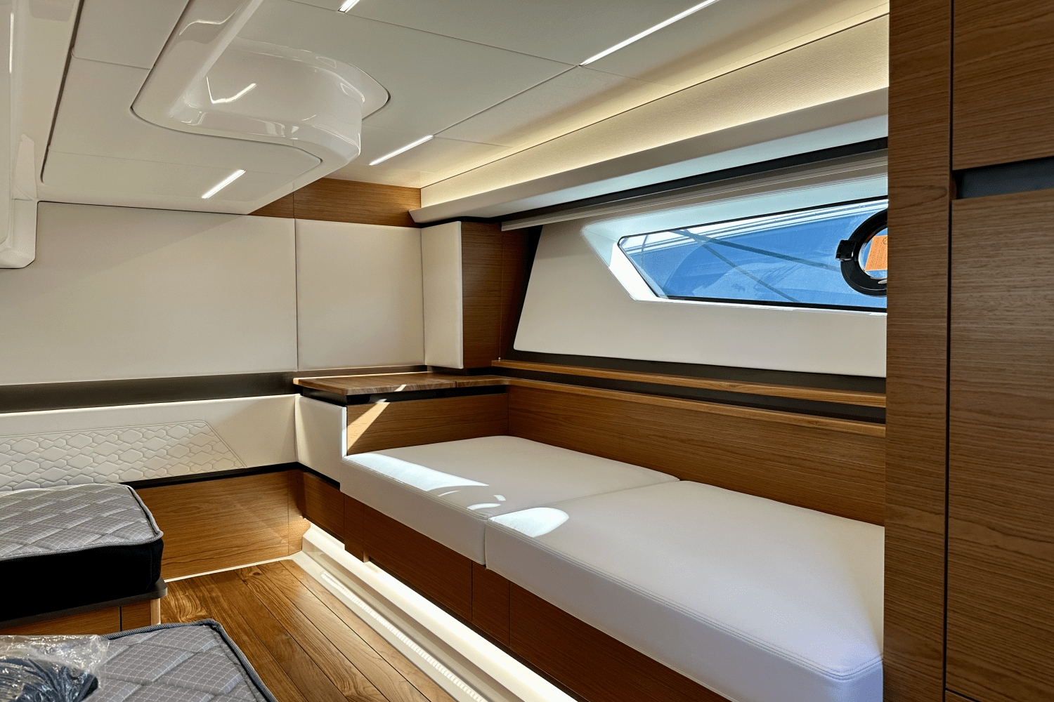 Slide: The Image of Tiara Yachts 48 LE 2025 - 35