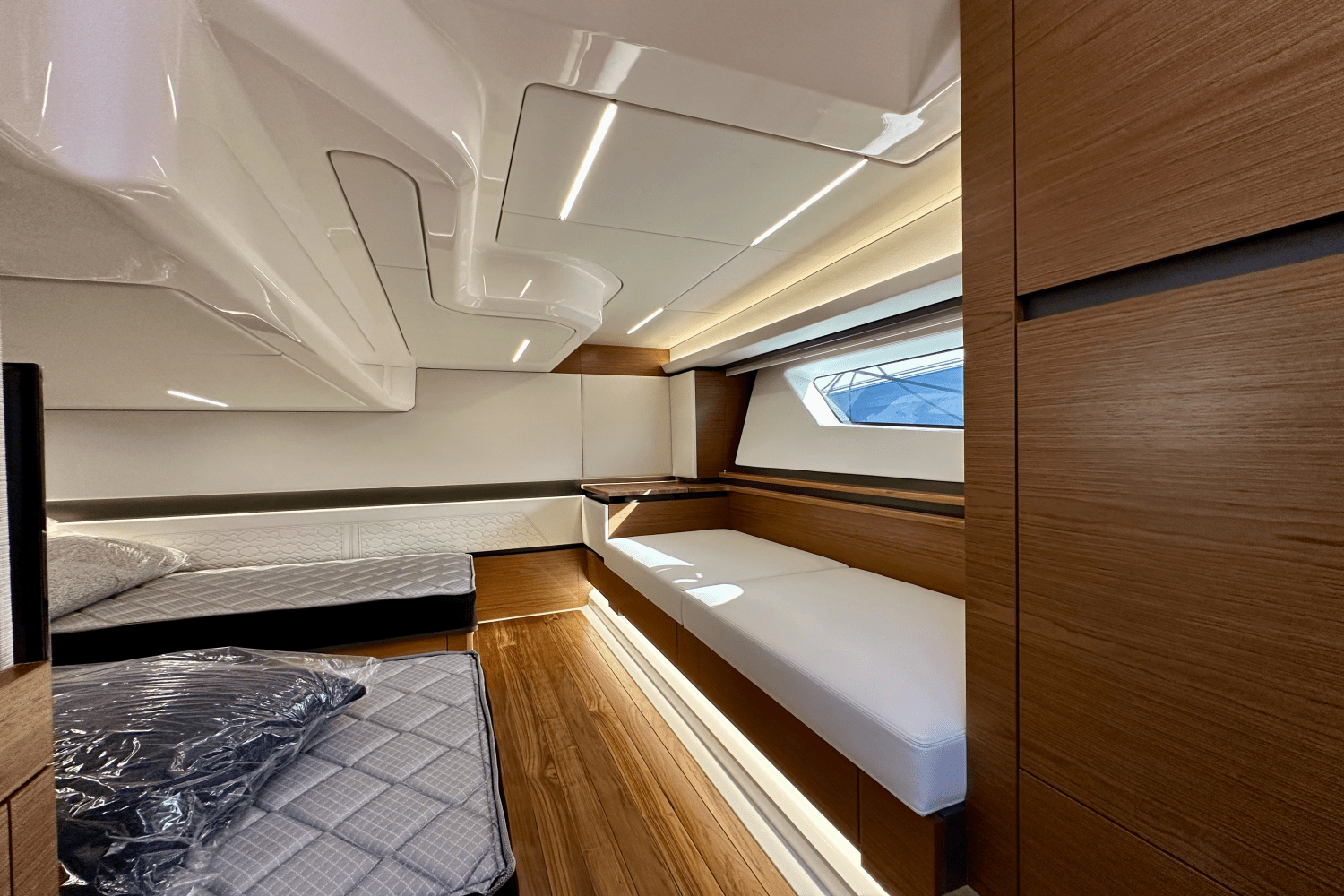 Slide: The Image of Tiara Yachts 48 LE 2025 - 36