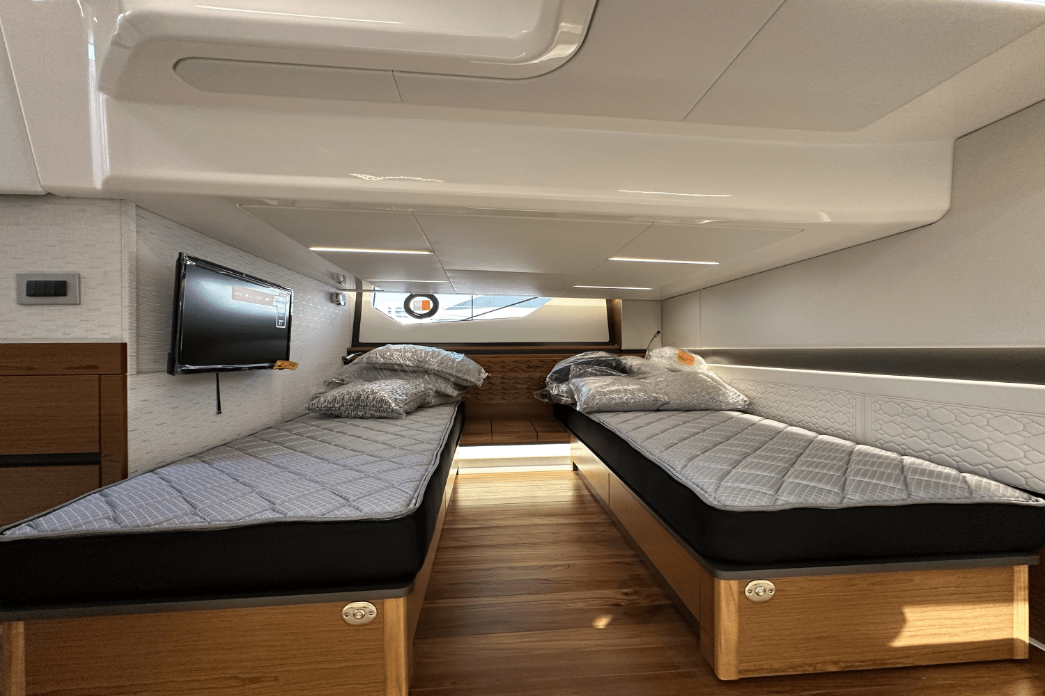 Slide: The Image of Tiara Yachts 48 LE 2025 - 38