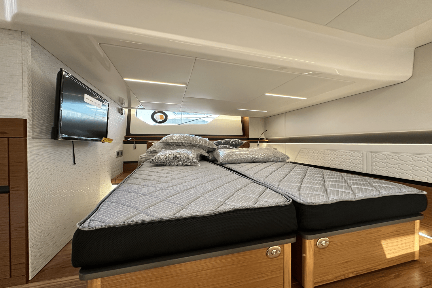 Slide: The Image of Tiara Yachts 48 LE 2025 - 39