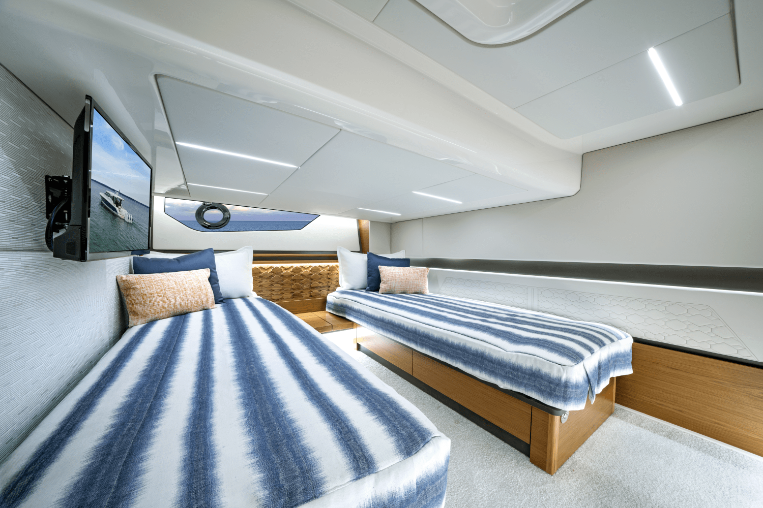Slide: The Image of Tiara Yachts 48LE 2026 - 14