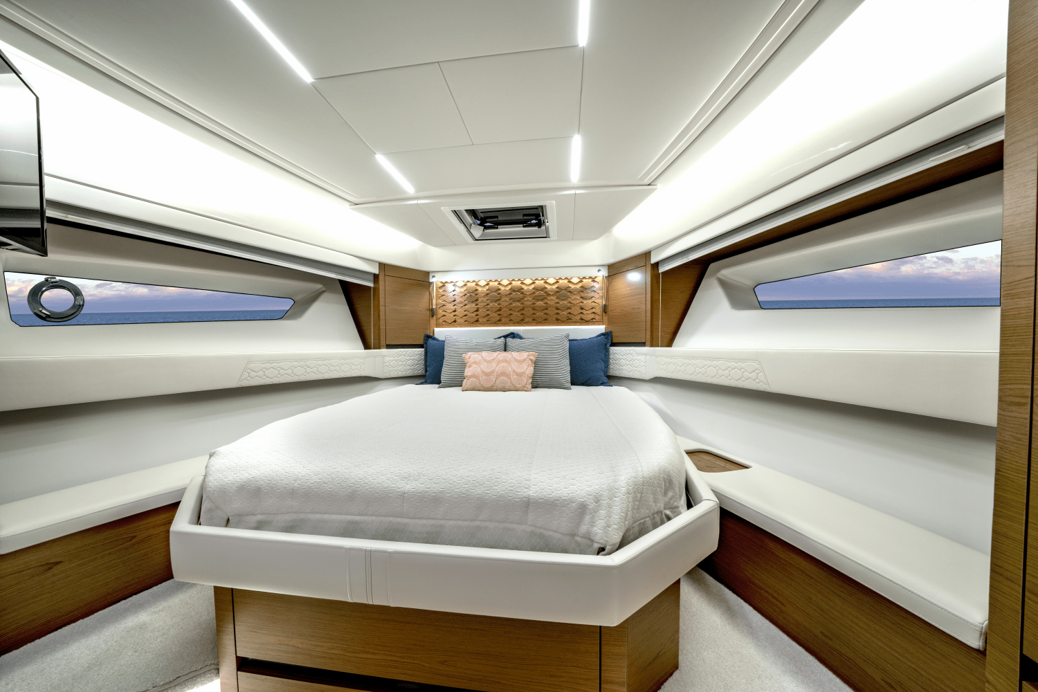Slide: The Image of Tiara Yachts 48LE 2026 - 18