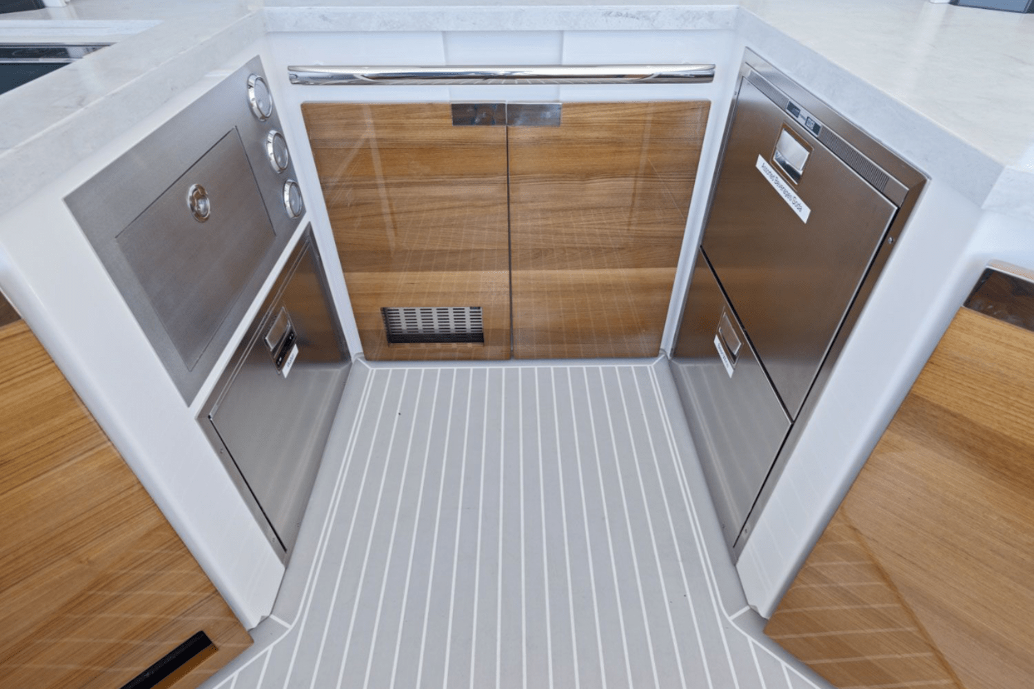 Slide: The Image of Tiara Yachts 48 LS 2024 - 21