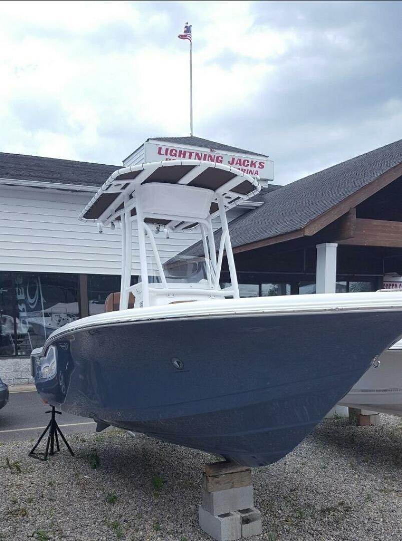 Slide: The Image of Tidewater 210 CC 2017 - 5468934