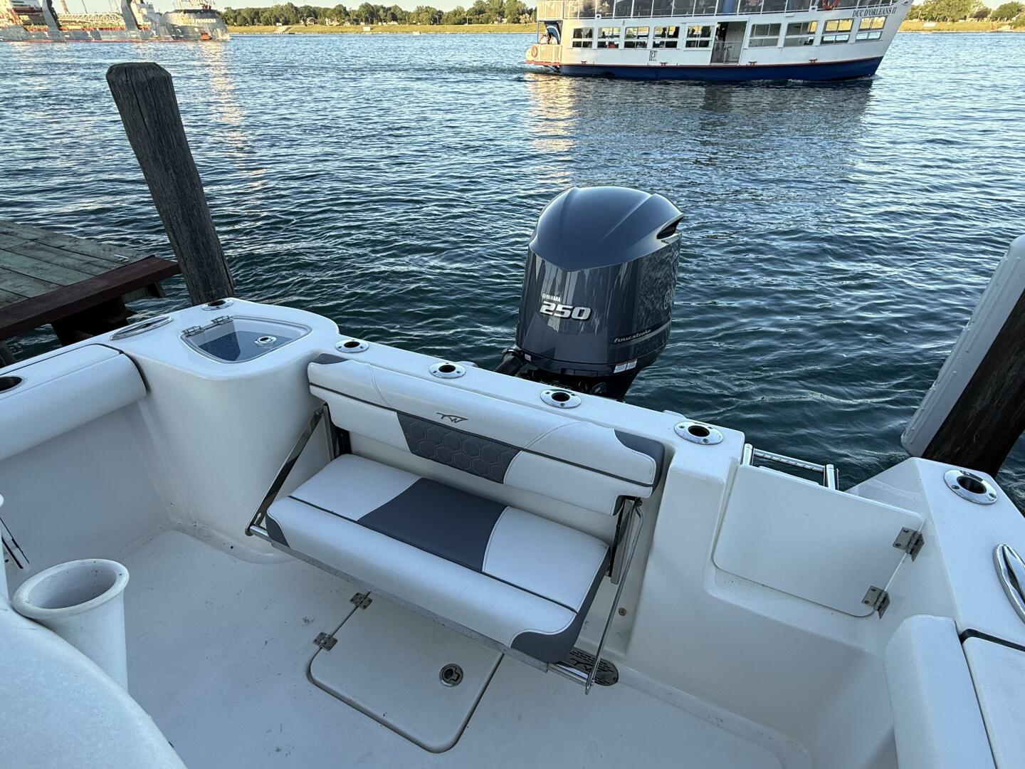 Slide: The Image of Tidewater 232CC 2019 - 5491499