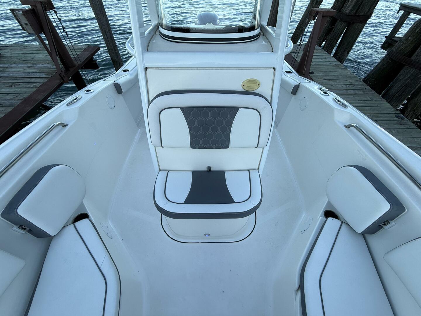 Slide: The Image of Tidewater 232CC 2019 - 5491501