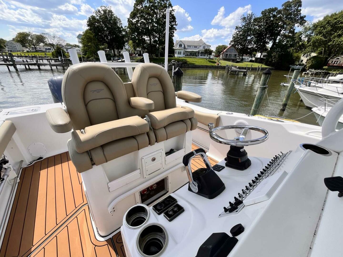 Slide: The Image of Tidewater 280 CC 2015 - 11