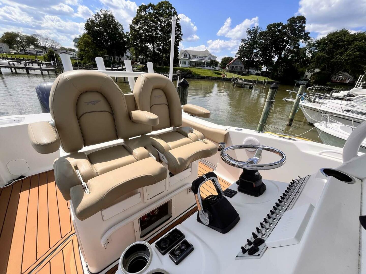 Slide: The Image of Tidewater 280 CC 2015 - 12