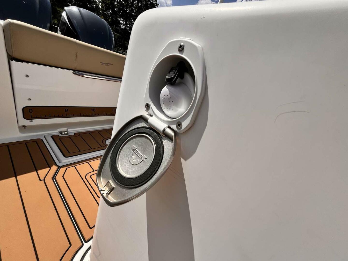 Slide: The Image of Tidewater 280 CC 2015 - 18