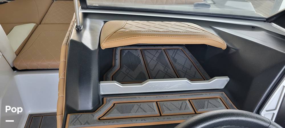 Slide: The Image of Tige 24 RZX 2022 - 15335569