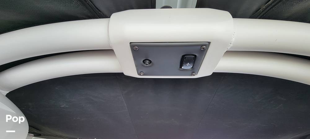 Slide: The Image of Tige 24 RZX 2022 - 15335586