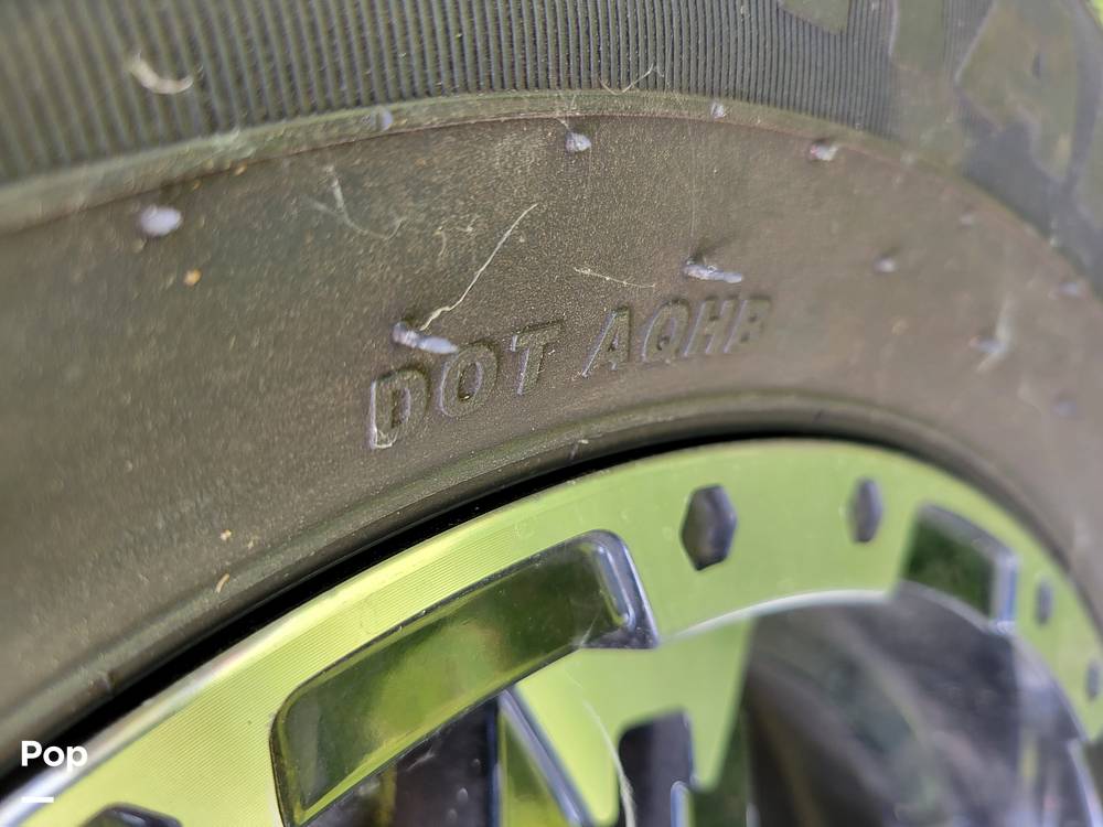 Slide: The Image of Tire Date Code - 13914572