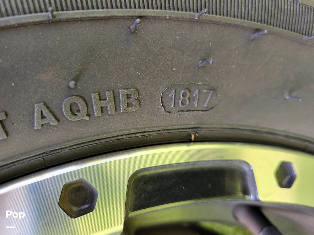 Slide: The Image of Tire Date Code - 13914573