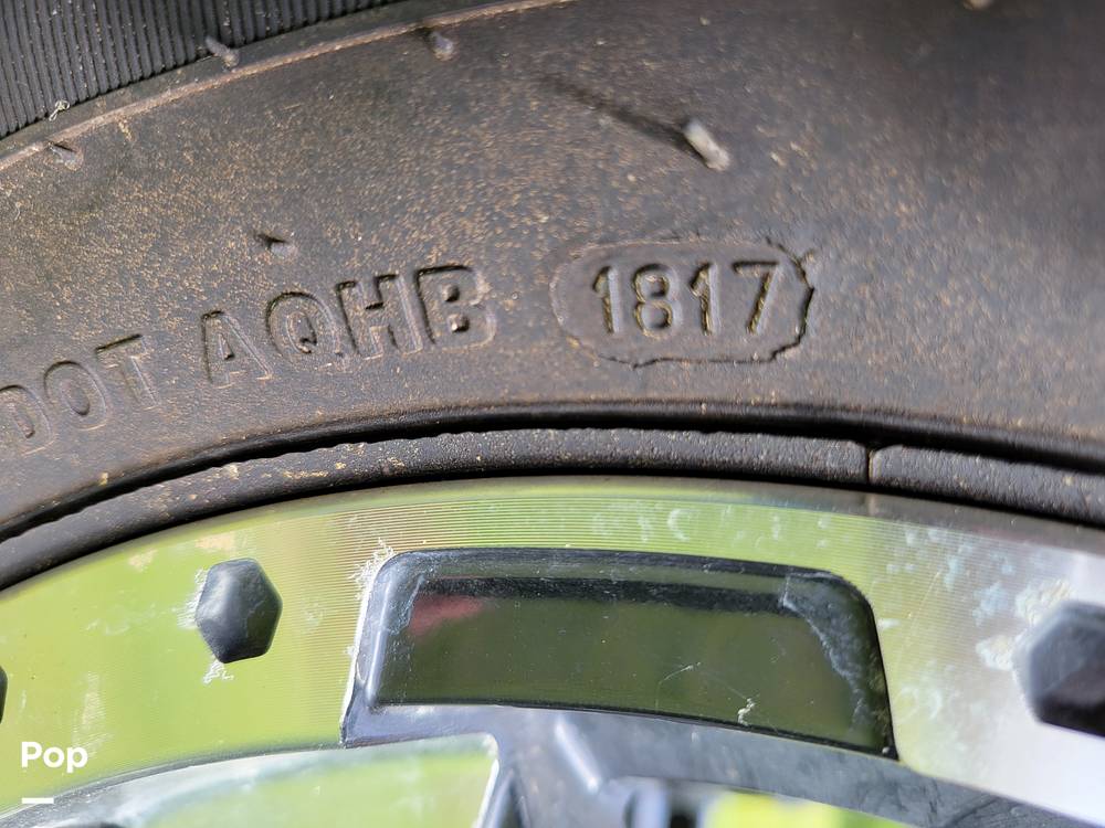 Slide: The Image of Tire Date Code - 13914581