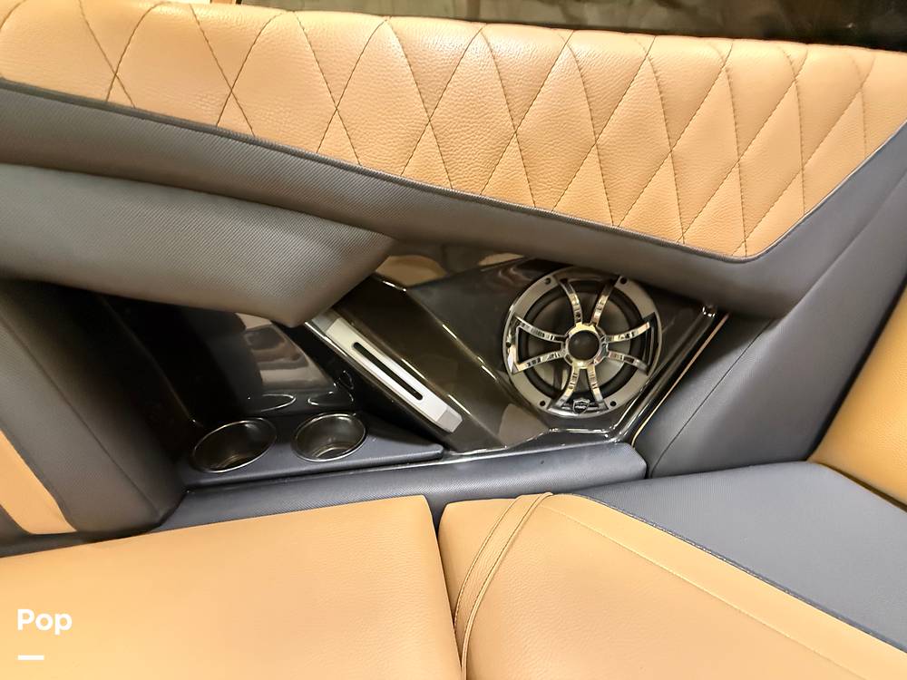 Slide: The Image of Tige RZX2 2018 - 15807822