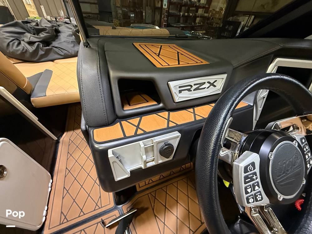 Slide: The Image of Tige RZX2 2018 - 15807827