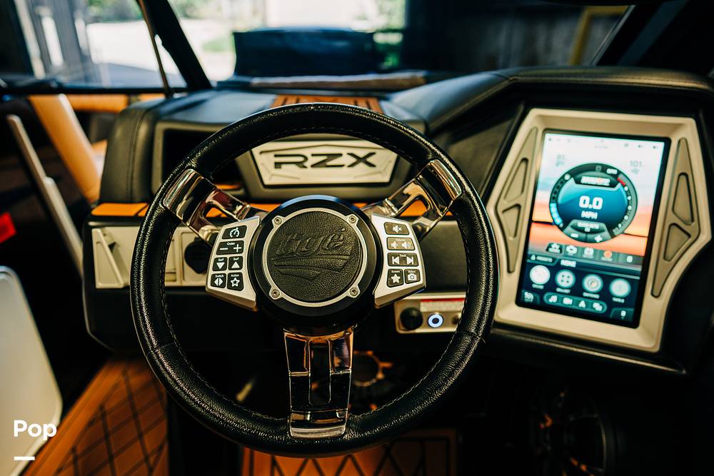 Slide: The Image of Tige RZX2 2018 - 15807841