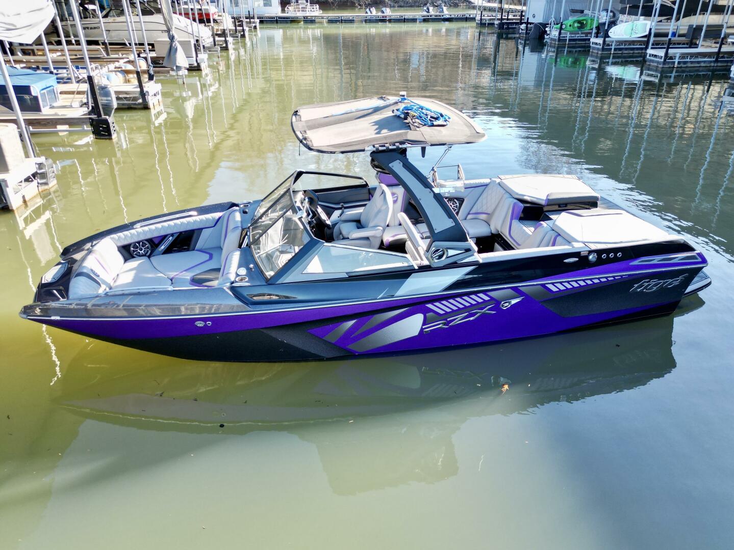 Slide: The Image of Tige RZX3 Wake & Surf Boat 2017 - 5323232