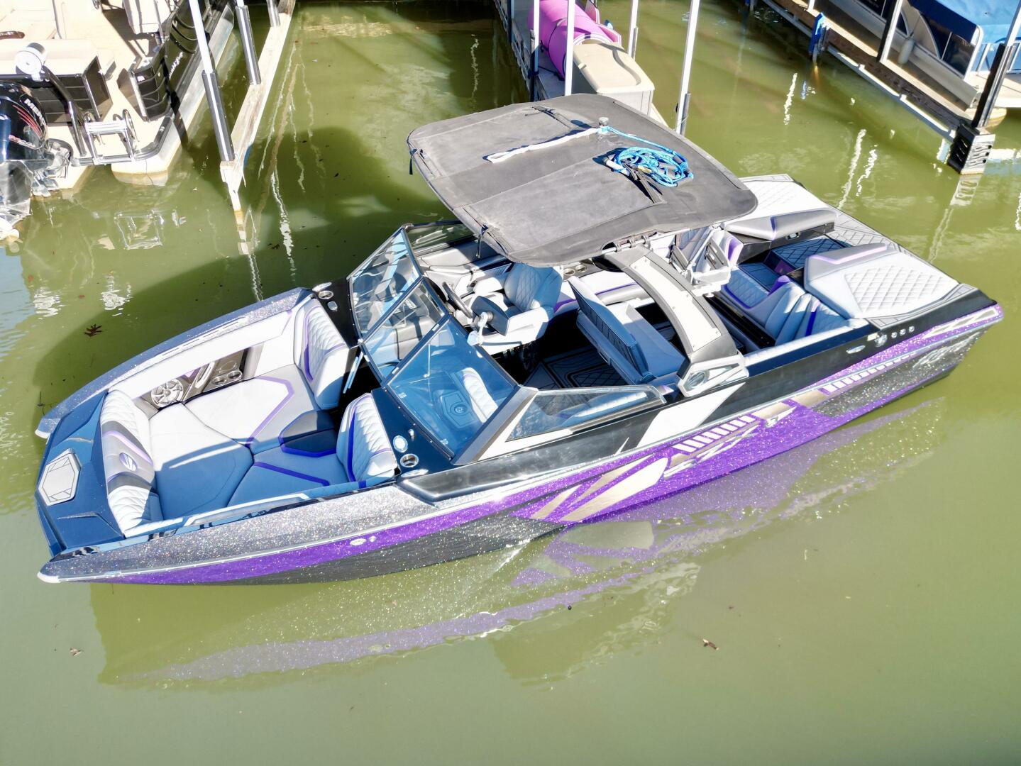 Slide: The Image of Tige RZX3 Wake & Surf Boat 2017 - 5323233