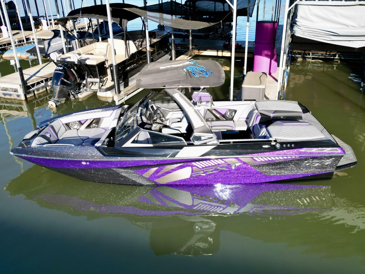 Slide: The Image of Tige RZX3 Wake & Surf Boat 2017 - 5323235
