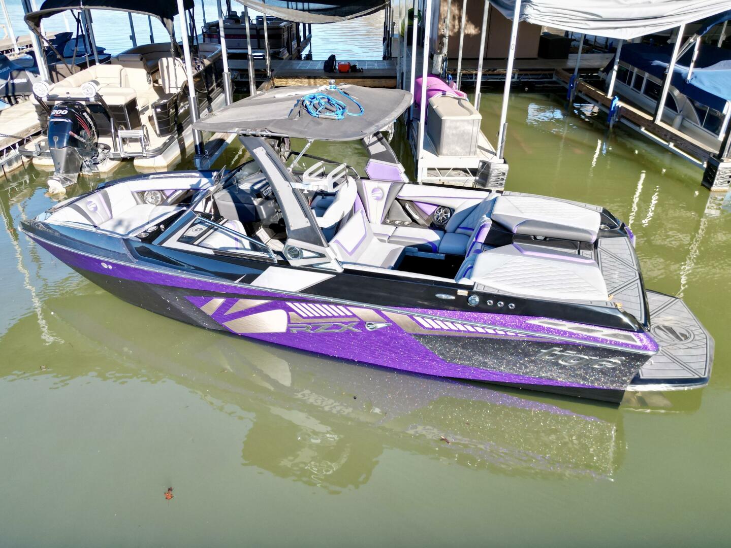 Slide: The Image of Tige RZX3 Wake & Surf Boat 2017 - 5323236