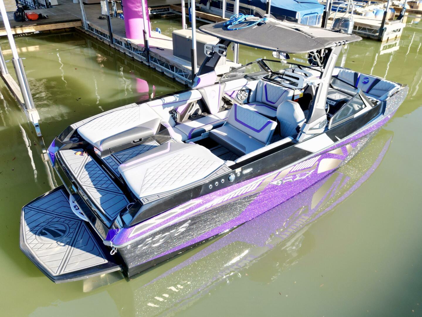 Slide: The Image of Tige RZX3 Wake & Surf Boat 2017 - 5323237