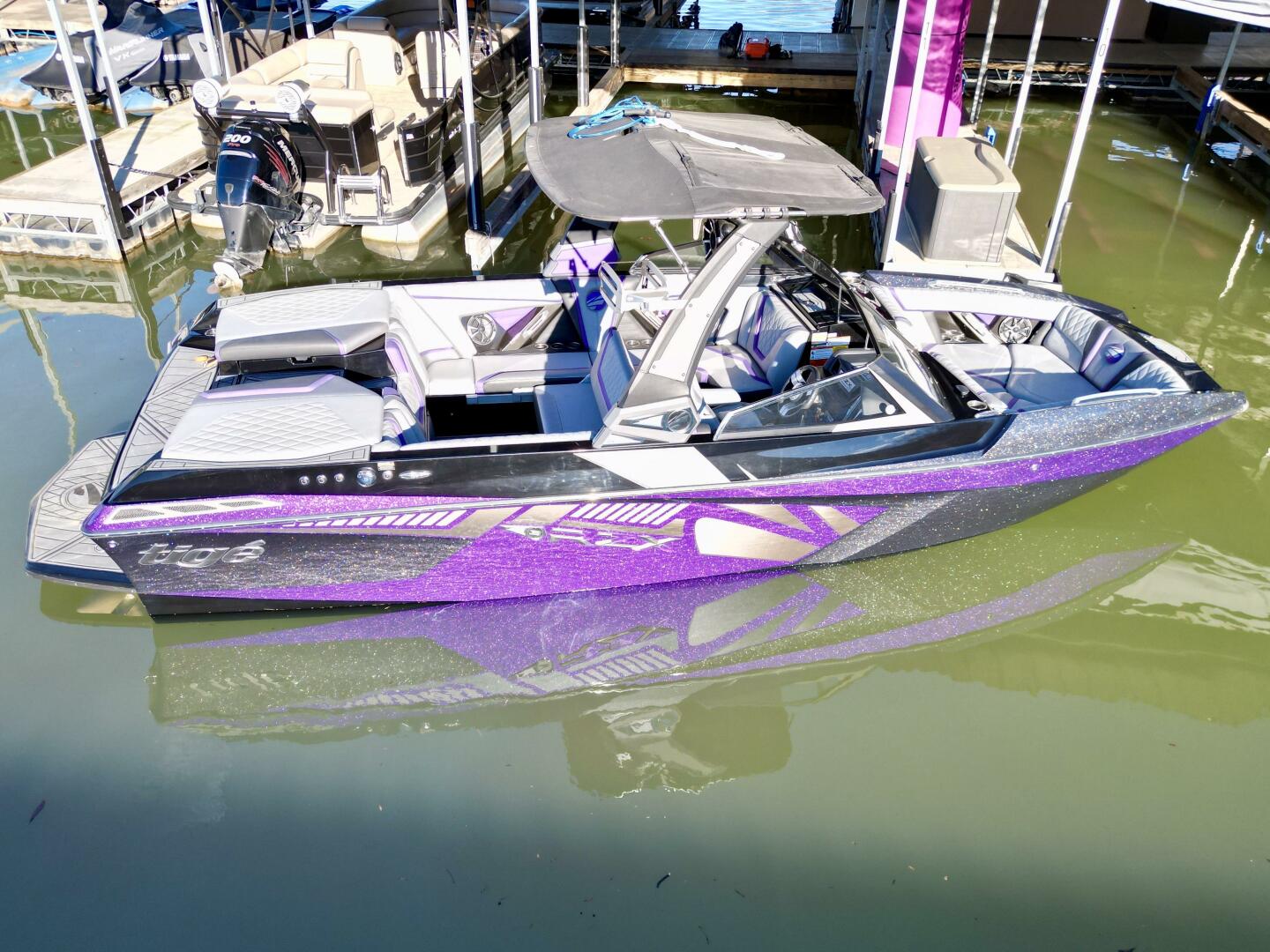 Slide: The Image of Tige RZX3 Wake & Surf Boat 2017 - 5323239