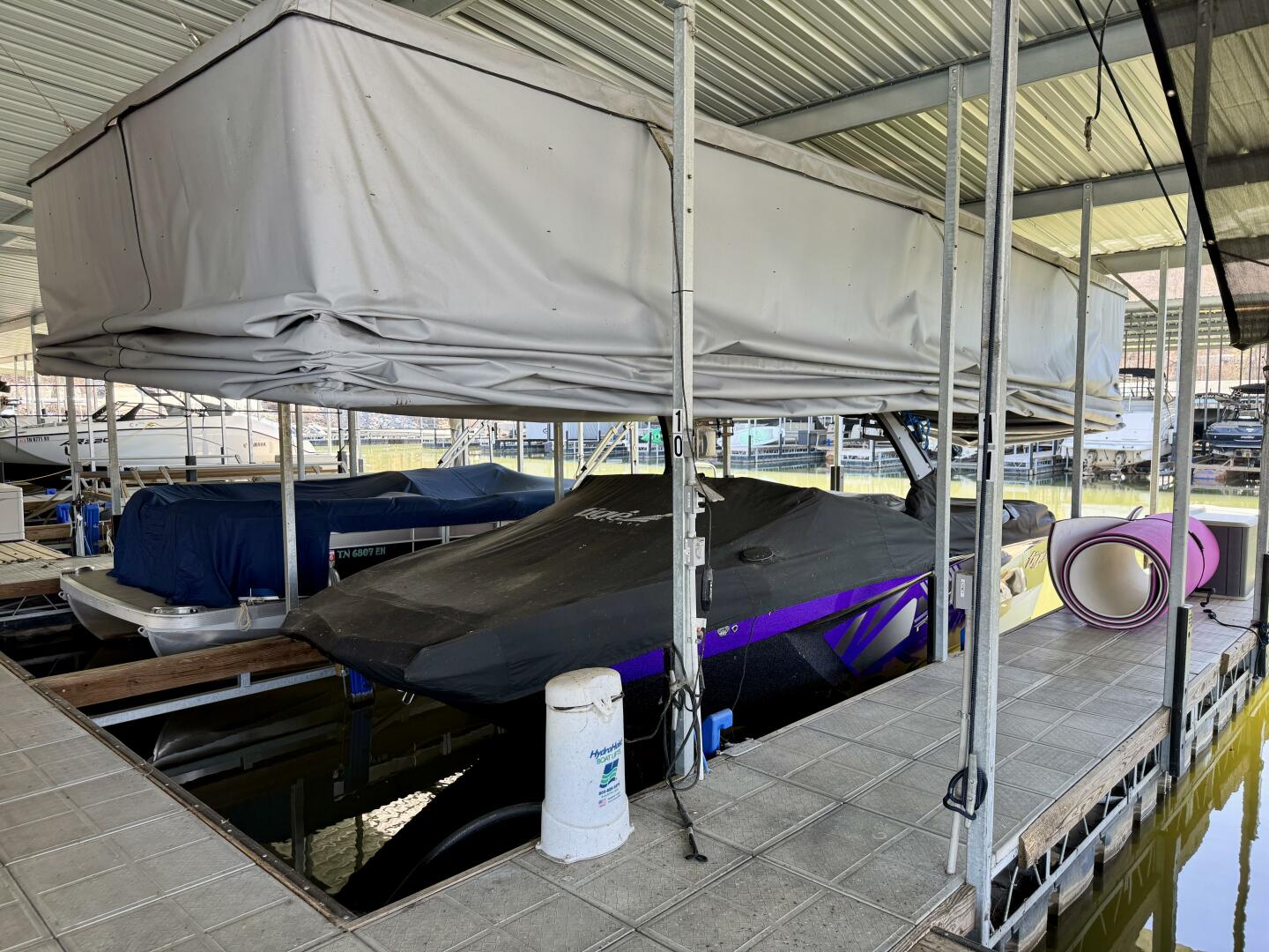 Slide: The Image of Tige RZX3 Wake & Surf Boat 2017 - 5323245