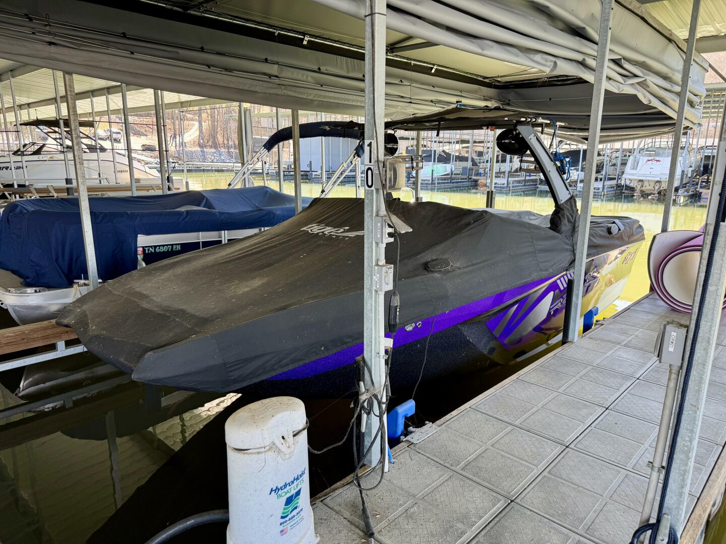 Slide: The Image of Tige RZX3 Wake & Surf Boat 2017 - 5323247