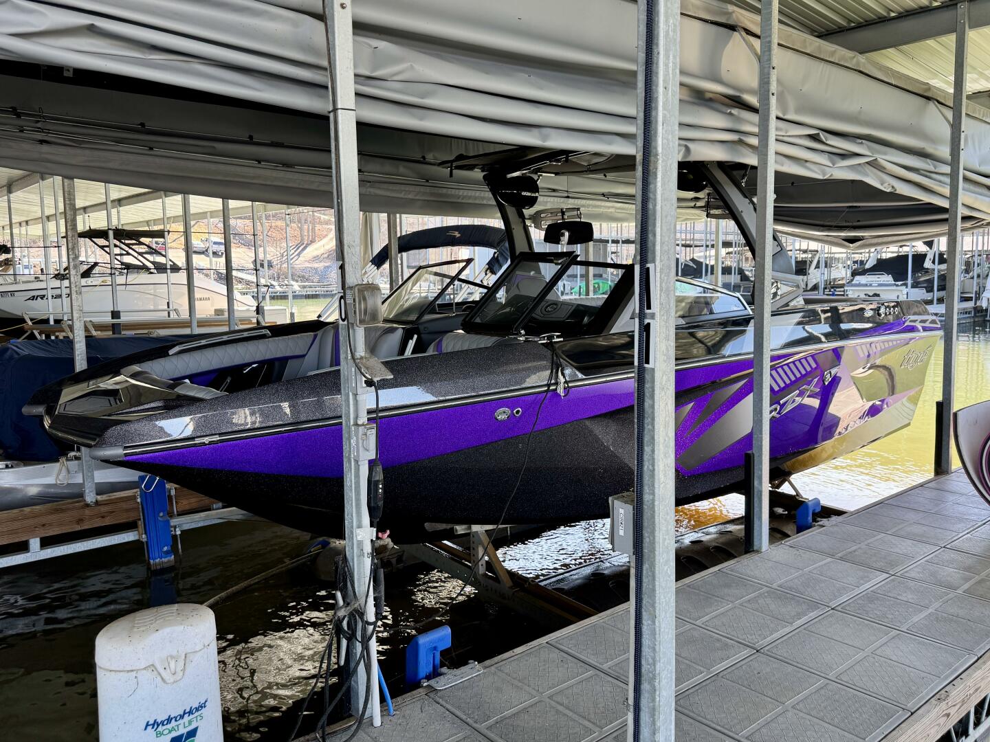 Slide: The Image of Tige RZX3 Wake & Surf Boat 2017 - 5323252