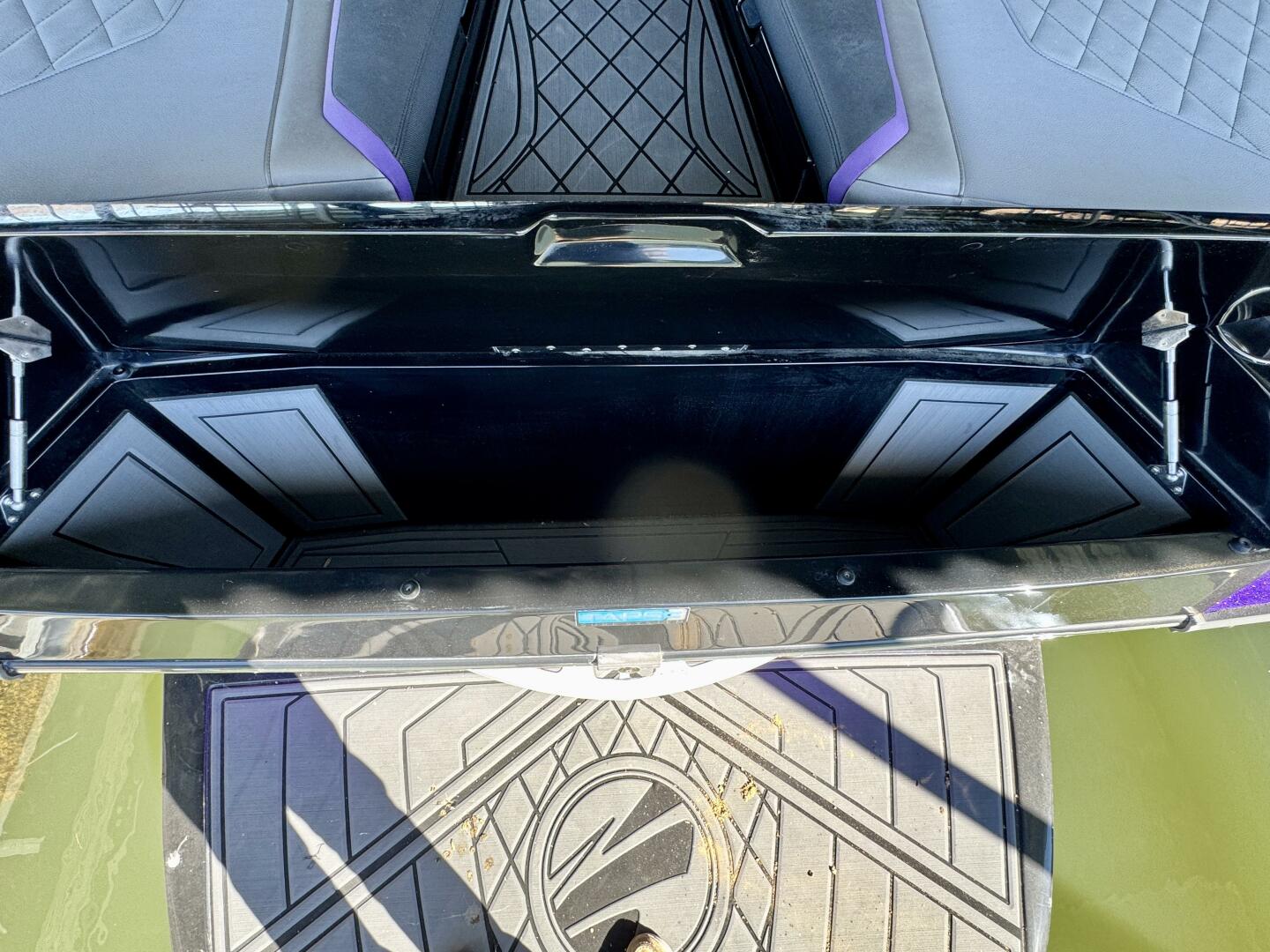 Slide: The Image of Tige RZX3 Wake & Surf Boat 2017 - 5323256