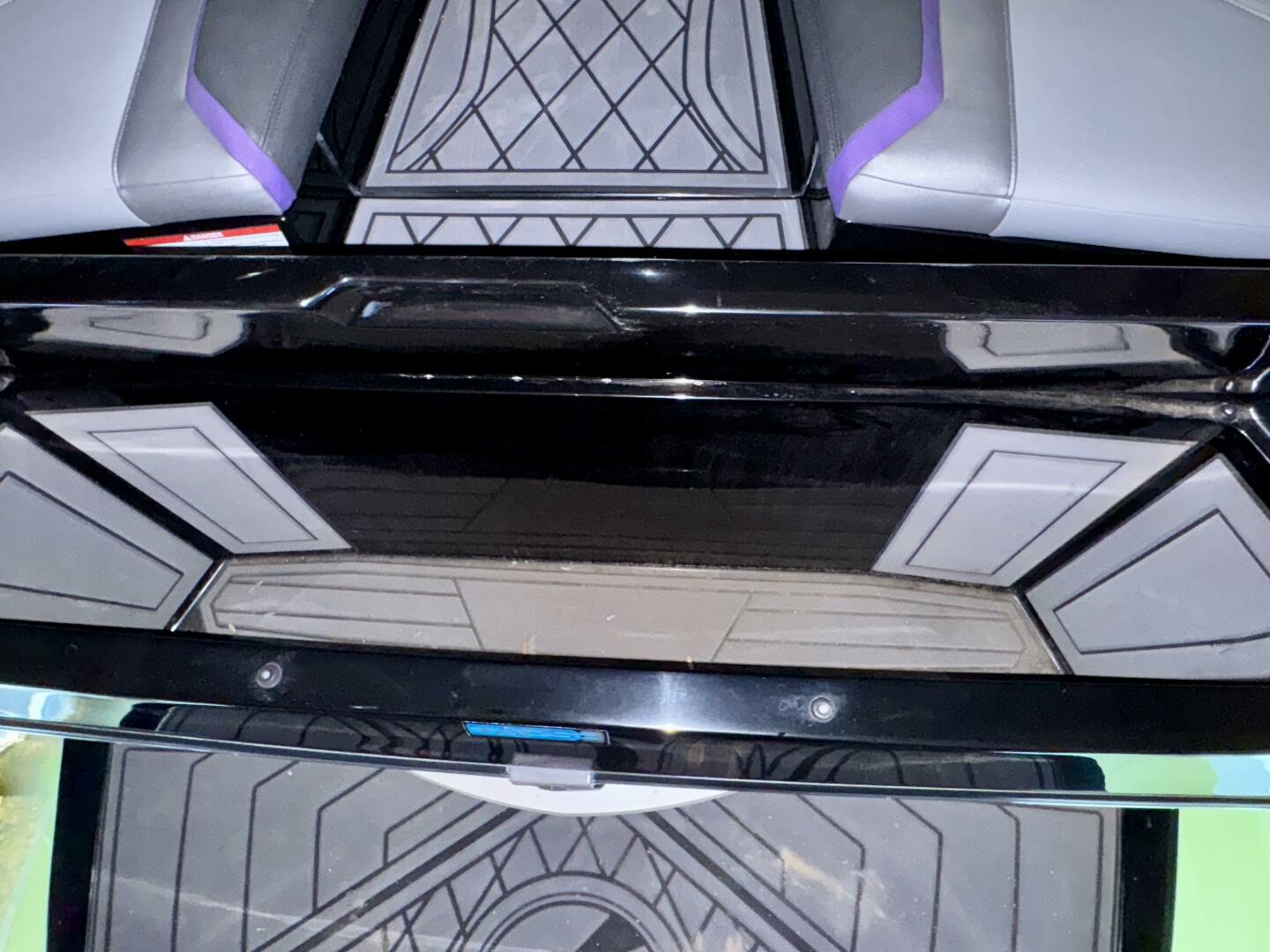 Slide: The Image of Tige RZX3 Wake & Surf Boat 2017 - 5323257