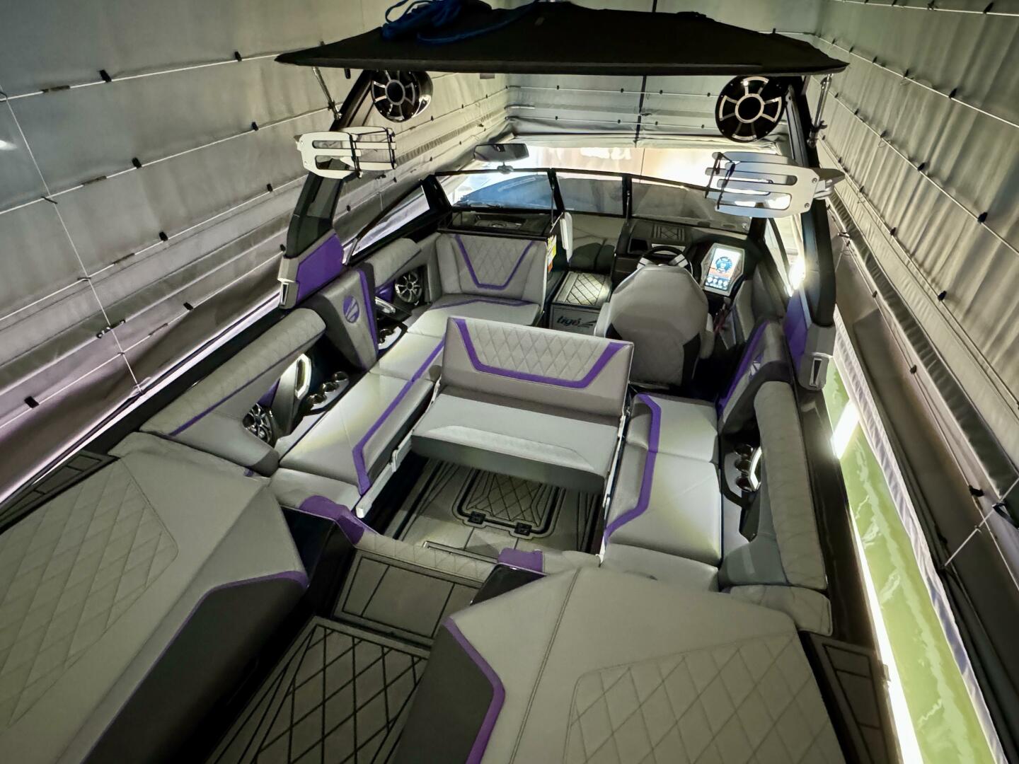 Slide: The Image of Tige RZX3 Wake & Surf Boat 2017 - 5323262