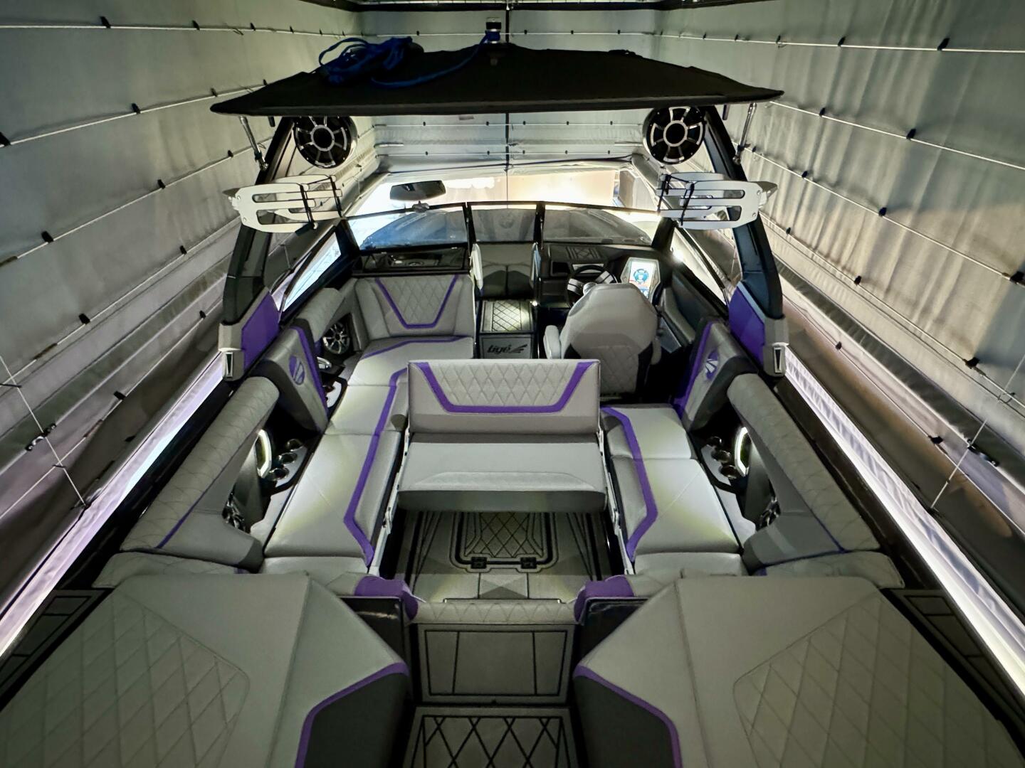 Slide: The Image of Tige RZX3 Wake & Surf Boat 2017 - 5323263