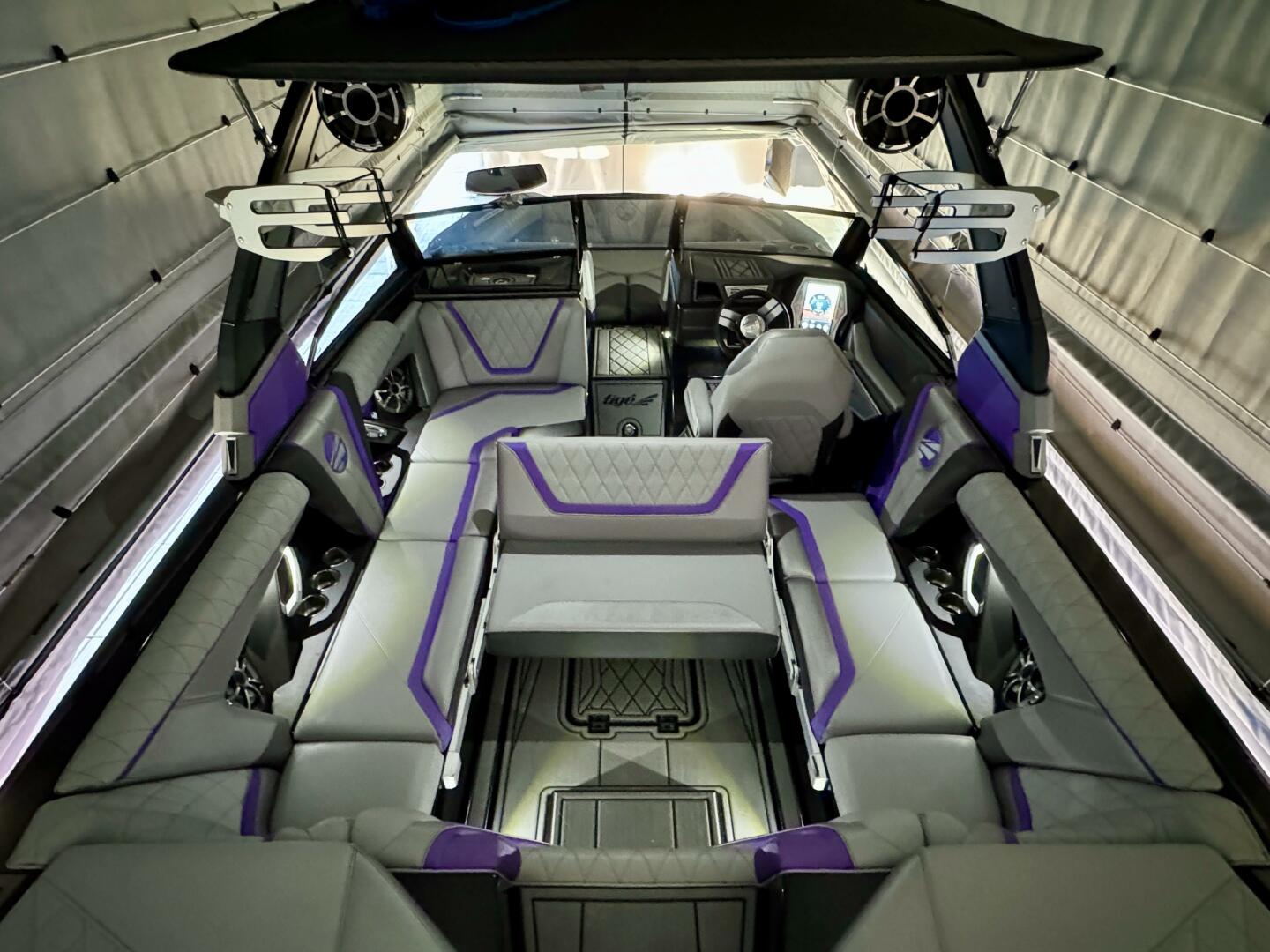 Slide: The Image of Tige RZX3 Wake & Surf Boat 2017 - 5323264