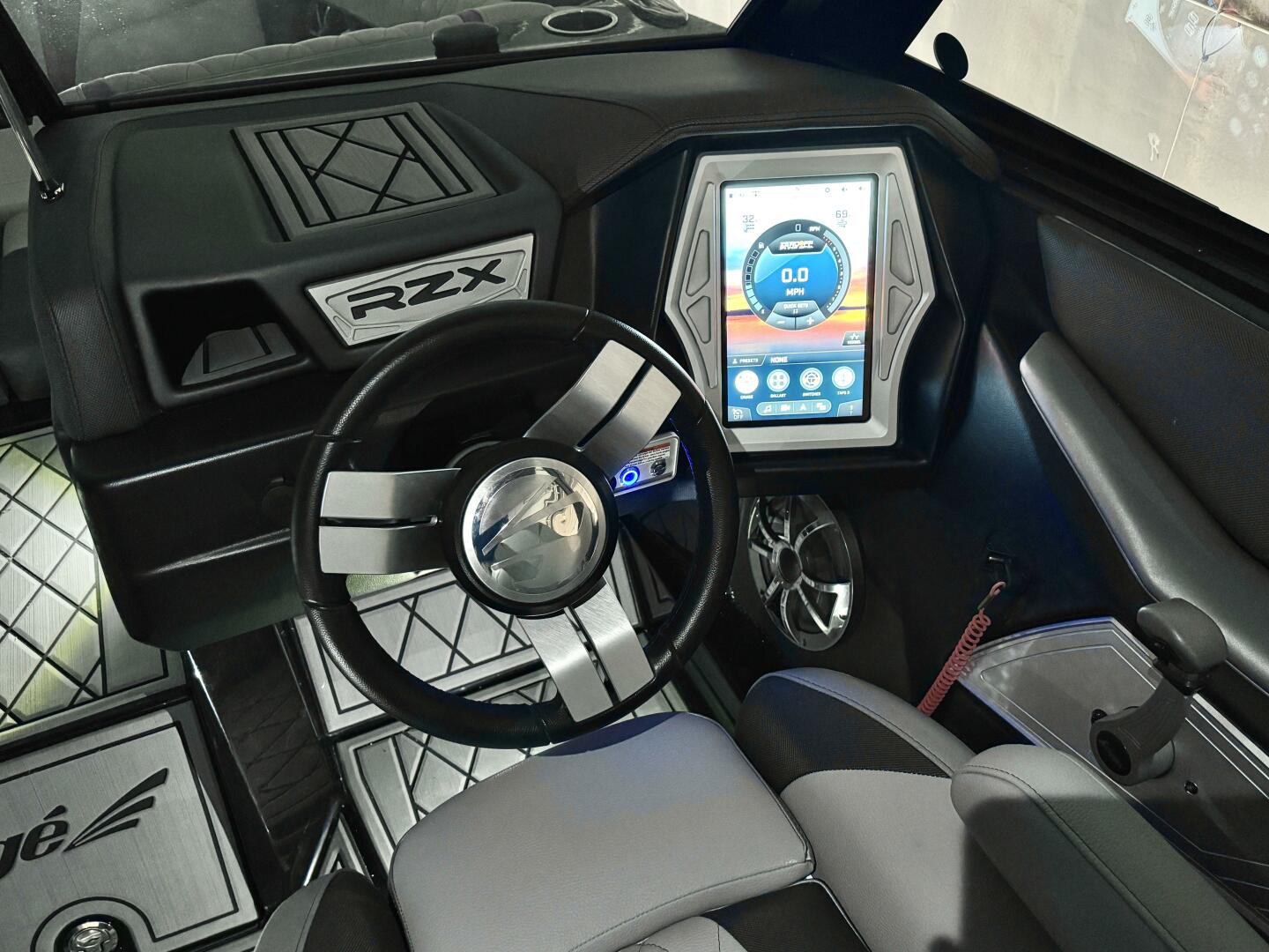 Slide: The Image of Tige RZX3 Wake & Surf Boat 2017 - 5323273