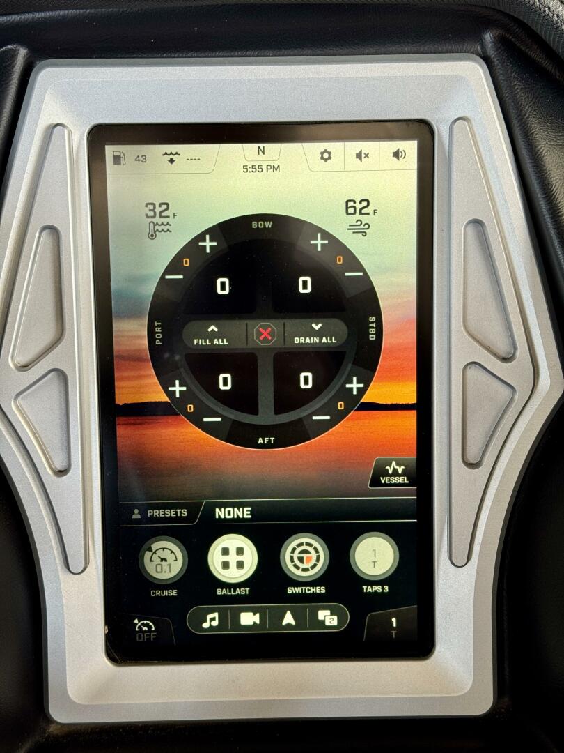 Slide: The Image of Tige RZX3 Wake & Surf Boat 2017 - 5323275