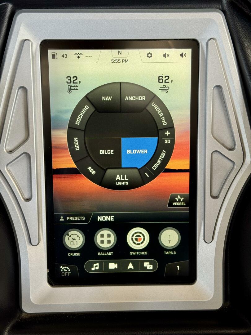 Slide: The Image of Tige RZX3 Wake & Surf Boat 2017 - 5323276