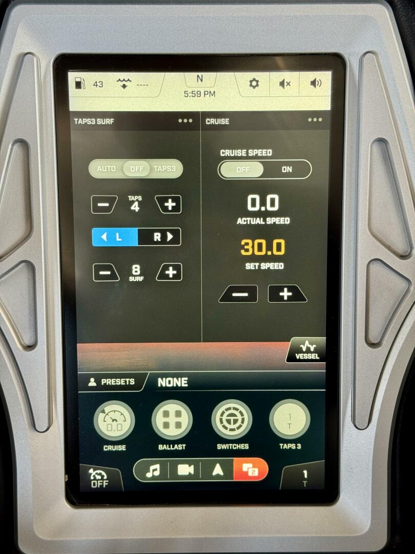 Slide: The Image of Tige RZX3 Wake & Surf Boat 2017 - 5323279