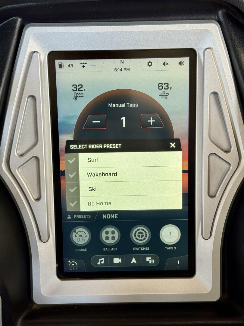 Slide: The Image of Tige RZX3 Wake & Surf Boat 2017 - 5323284