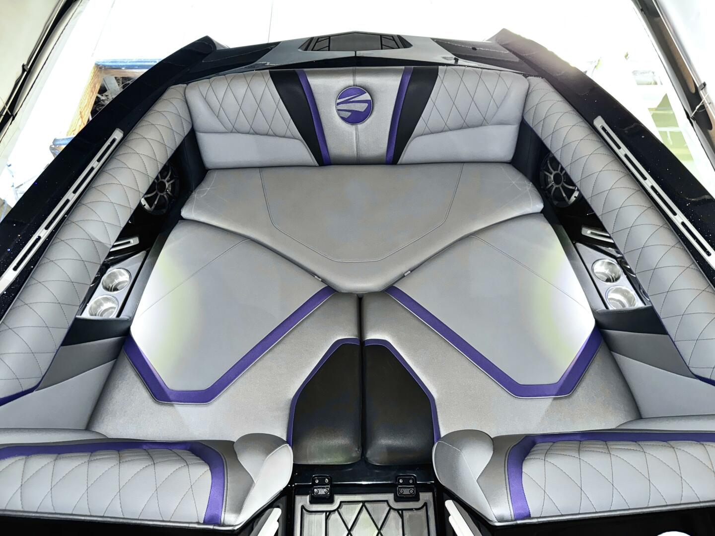 Slide: The Image of Tige RZX3 Wake & Surf Boat 2017 - 5323288