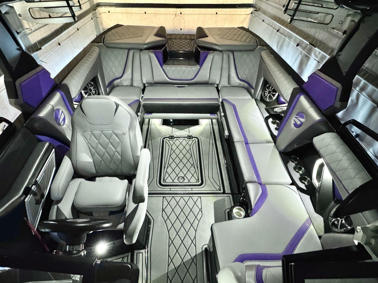 Slide: The Image of Tige RZX3 Wake & Surf Boat 2017 - 5323293