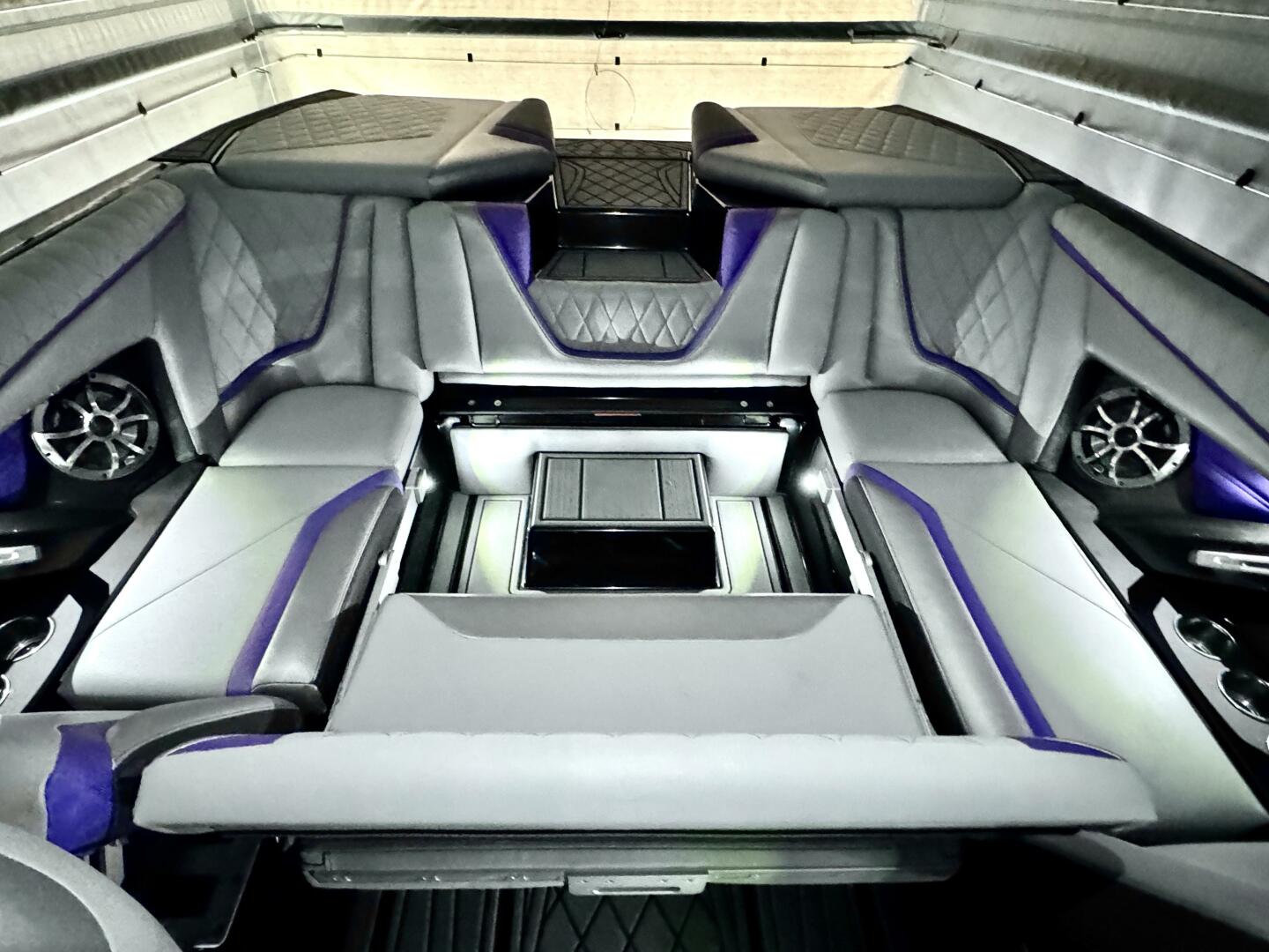 Slide: The Image of Tige RZX3 Wake & Surf Boat 2017 - 5323295