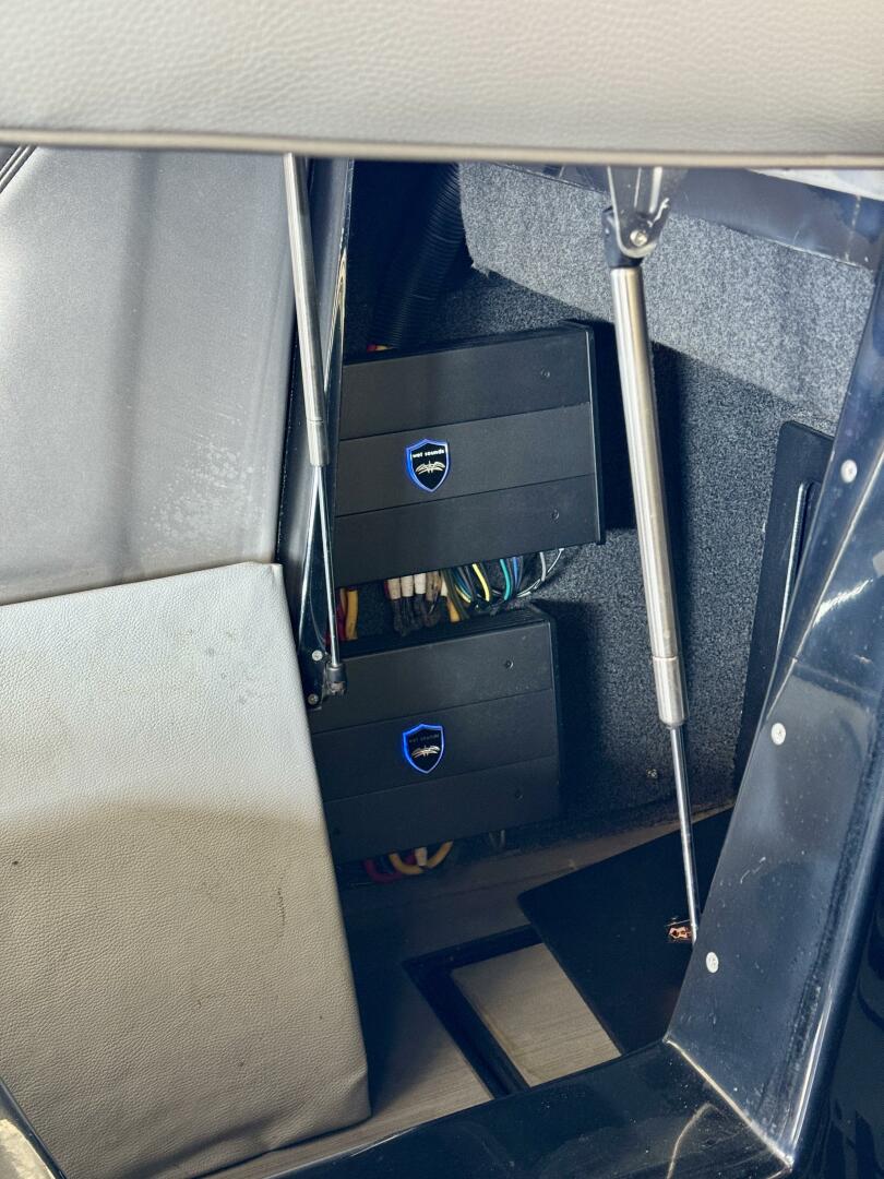 Slide: The Image of Tige RZX3 Wake & Surf Boat 2017 - 5323313